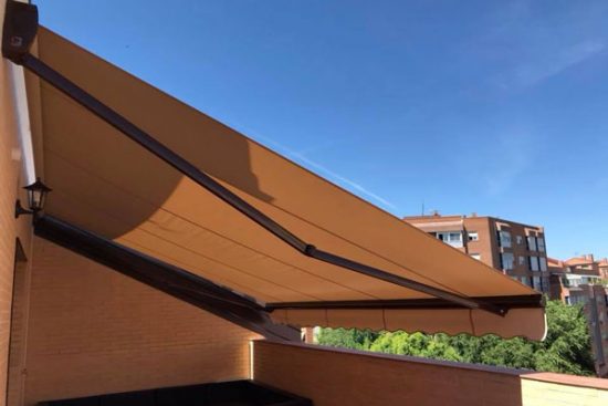 instalar un toldo nuevo