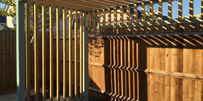beneficios de instalar una pérgola