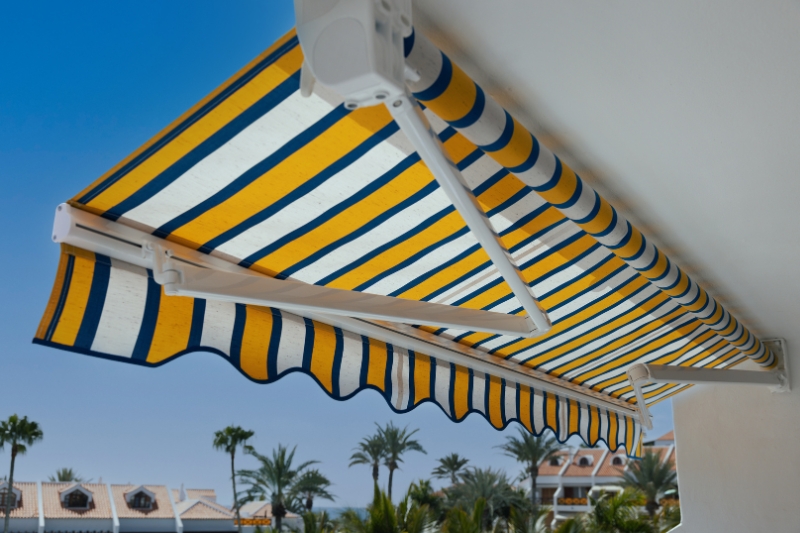 Transformar tu balcón con toldos