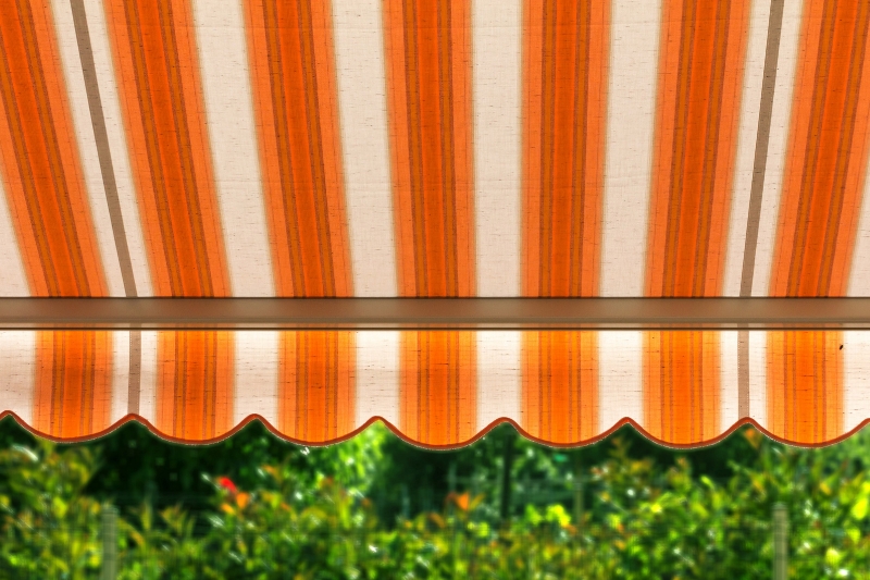 instalar un toldo en verano